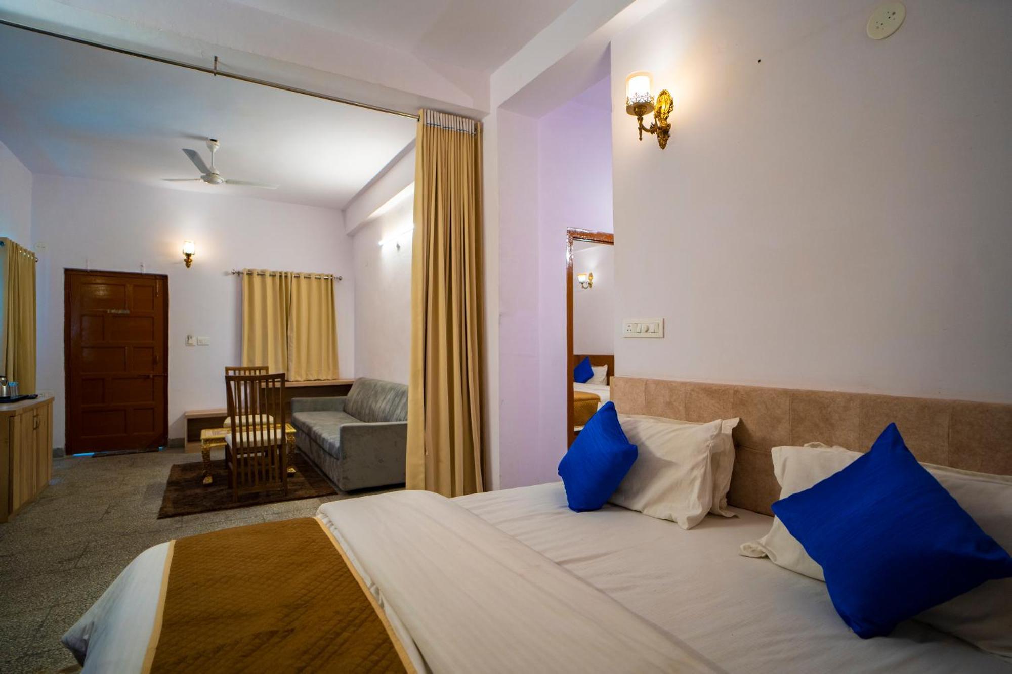 Devdarshan Hotel & Restaurant Udaipur Exterior foto